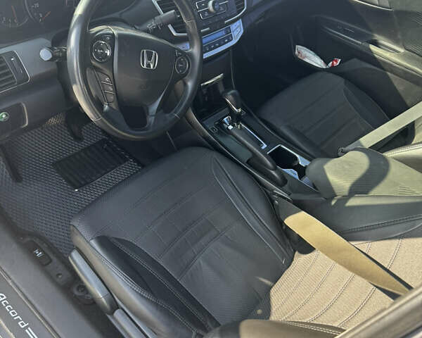 Сірий Хонда Аккорд, об'ємом двигуна 2.36 л та пробігом 224 тис. км за 10500 $, фото 5 на Automoto.ua