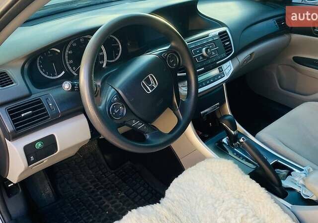 Сірий Хонда Аккорд, об'ємом двигуна 2.4 л та пробігом 190 тис. км за 10600 $, фото 4 на Automoto.ua