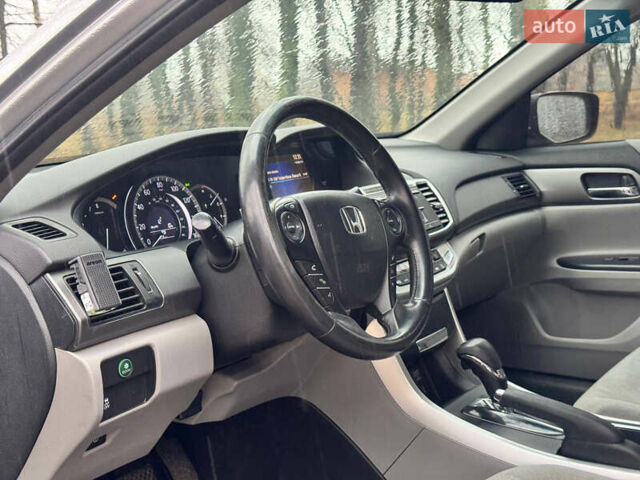 Серый Хонда Аккорд, объемом двигателя 2.35 л и пробегом 173 тыс. км за 10999 $, фото 23 на Automoto.ua