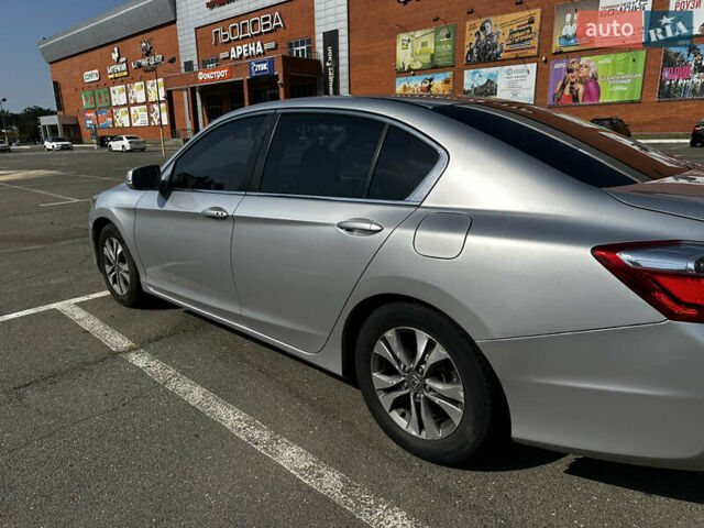 Серый Хонда Аккорд, объемом двигателя 2.36 л и пробегом 203 тыс. км за 12800 $, фото 8 на Automoto.ua