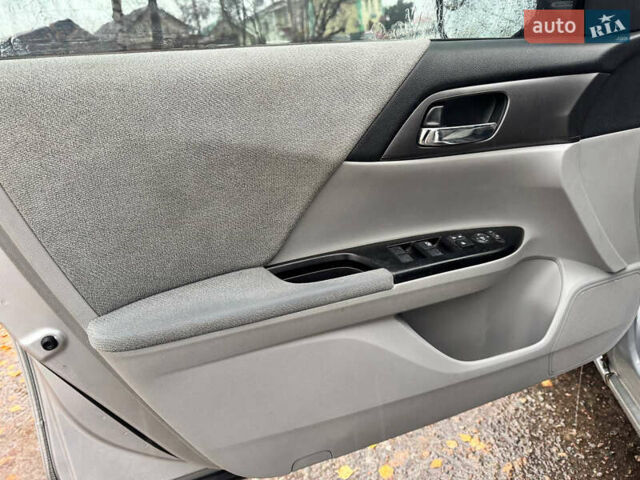 Серый Хонда Аккорд, объемом двигателя 2.35 л и пробегом 173 тыс. км за 10999 $, фото 22 на Automoto.ua