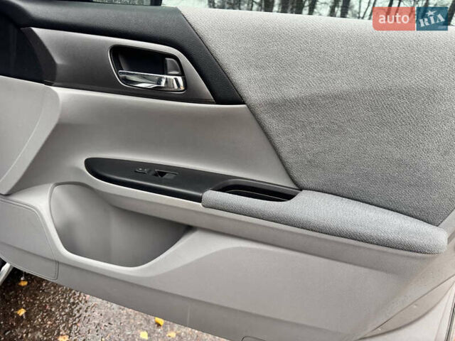 Серый Хонда Аккорд, объемом двигателя 2.35 л и пробегом 173 тыс. км за 10999 $, фото 34 на Automoto.ua