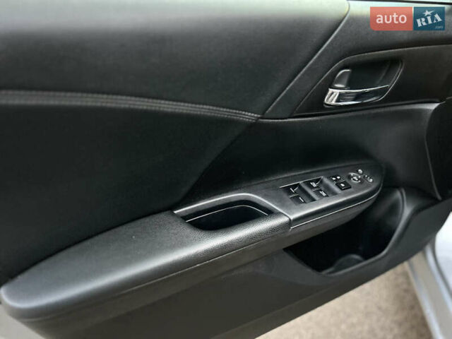 Серый Хонда Аккорд, объемом двигателя 2.4 л и пробегом 293 тыс. км за 11499 $, фото 15 на Automoto.ua