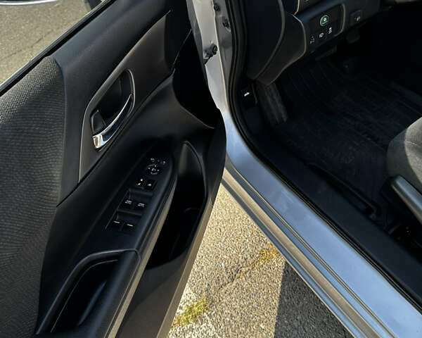 Серый Хонда Аккорд, объемом двигателя 2.36 л и пробегом 203 тыс. км за 12800 $, фото 16 на Automoto.ua