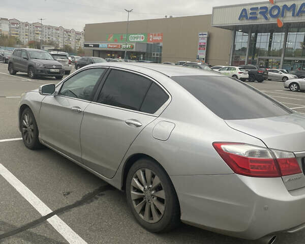 Серый Хонда Аккорд, объемом двигателя 2.4 л и пробегом 290 тыс. км за 11000 $, фото 15 на Automoto.ua