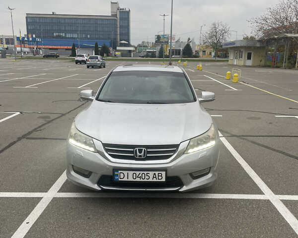 Серый Хонда Аккорд, объемом двигателя 2.4 л и пробегом 290 тыс. км за 11000 $, фото 3 на Automoto.ua