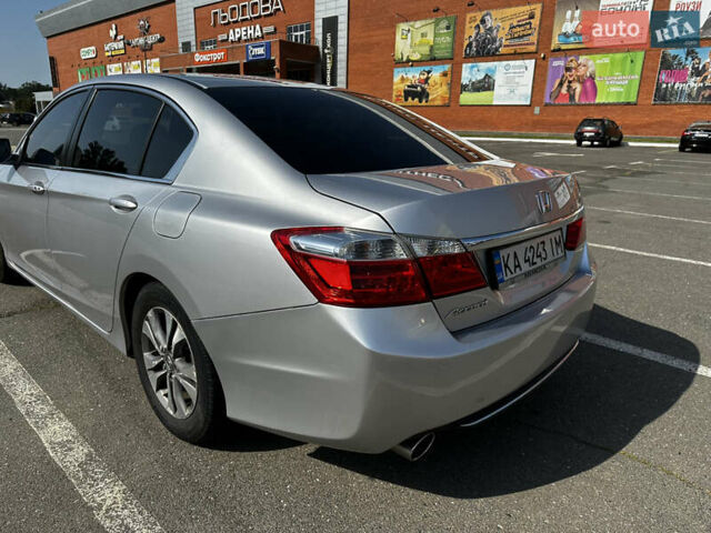 Серый Хонда Аккорд, объемом двигателя 2.36 л и пробегом 203 тыс. км за 12800 $, фото 7 на Automoto.ua