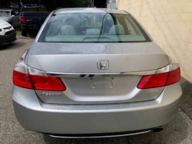 Серый Хонда Аккорд, объемом двигателя 2.4 л и пробегом 81 тыс. км за 3200 $, фото 6 на Automoto.ua