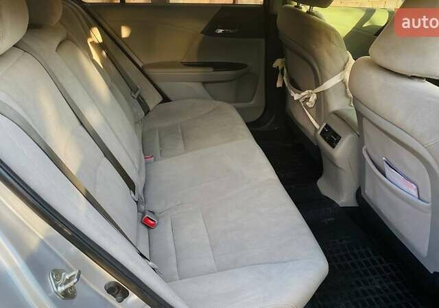 Сірий Хонда Аккорд, об'ємом двигуна 2.4 л та пробігом 190 тис. км за 10600 $, фото 7 на Automoto.ua