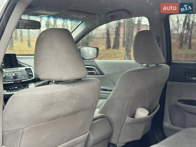 Серый Хонда Аккорд, объемом двигателя 2.35 л и пробегом 173 тыс. км за 10999 $, фото 30 на Automoto.ua