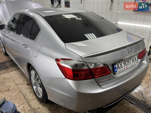 Серый Хонда Аккорд, объемом двигателя 2.36 л и пробегом 180 тыс. км за 9999 $, фото 4 на Automoto.ua
