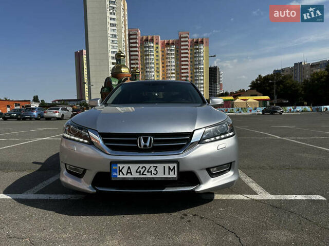 Серый Хонда Аккорд, объемом двигателя 2.36 л и пробегом 203 тыс. км за 12800 $, фото 2 на Automoto.ua