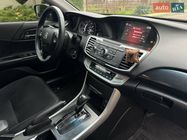 Серый Хонда Аккорд, объемом двигателя 2.4 л и пробегом 160 тыс. км за 11200 $, фото 8 на Automoto.ua