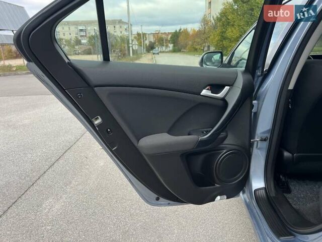 Серый Хонда Аккорд, объемом двигателя 2.2 л и пробегом 239 тыс. км за 11500 $, фото 49 на Automoto.ua