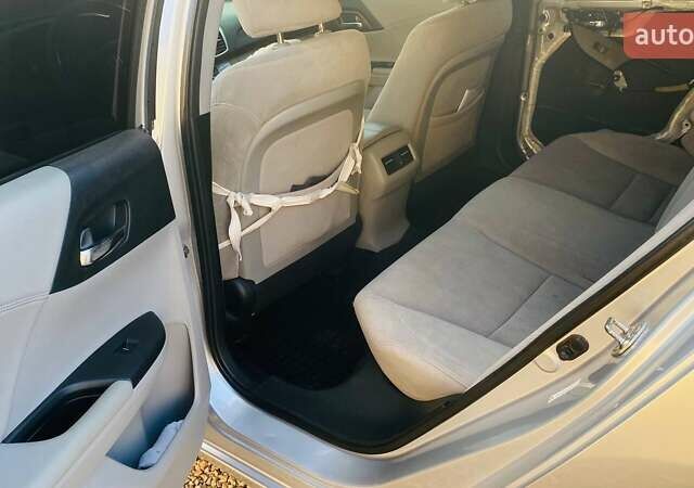 Сірий Хонда Аккорд, об'ємом двигуна 2.4 л та пробігом 190 тис. км за 10600 $, фото 6 на Automoto.ua