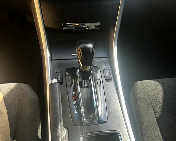 Серый Хонда Аккорд, объемом двигателя 2.36 л и пробегом 203 тыс. км за 12800 $, фото 17 на Automoto.ua