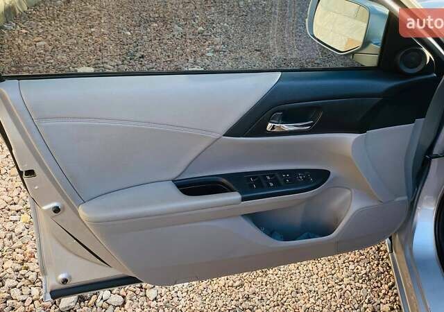 Сірий Хонда Аккорд, об'ємом двигуна 2.4 л та пробігом 190 тис. км за 10600 $, фото 5 на Automoto.ua