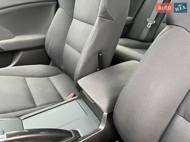 Серый Хонда Аккорд, объемом двигателя 2.2 л и пробегом 239 тыс. км за 11500 $, фото 32 на Automoto.ua