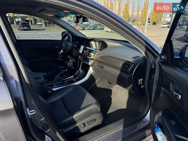 Сірий Хонда Аккорд, об'ємом двигуна 2.4 л та пробігом 205 тис. км за 16500 $, фото 11 на Automoto.ua