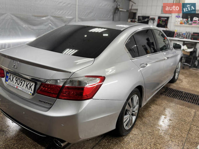 Серый Хонда Аккорд, объемом двигателя 2.36 л и пробегом 180 тыс. км за 9999 $, фото 16 на Automoto.ua