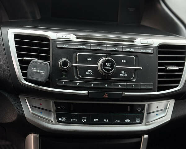 Серый Хонда Аккорд, объемом двигателя 2.4 л и пробегом 224 тыс. км за 9900 $, фото 12 на Automoto.ua