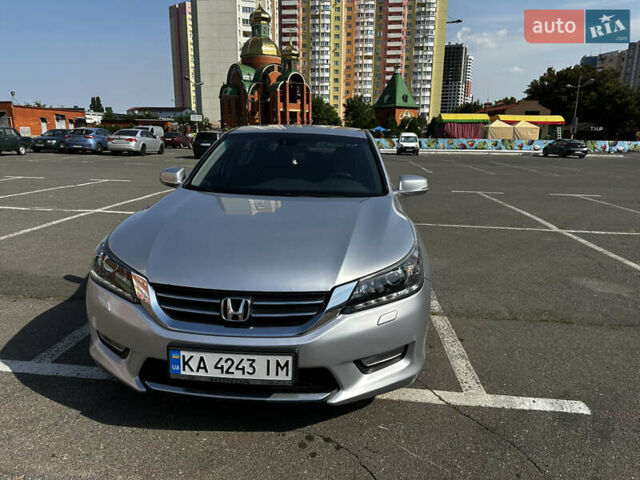 Серый Хонда Аккорд, объемом двигателя 2.36 л и пробегом 203 тыс. км за 12800 $, фото 1 на Automoto.ua