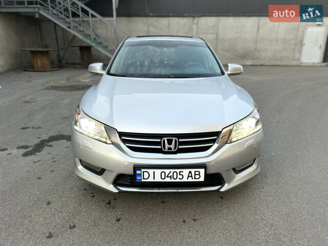 Серый Хонда Аккорд, объемом двигателя 2.4 л и пробегом 293 тыс. км за 11499 $, фото 1 на Automoto.ua