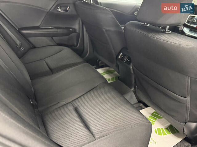 Серый Хонда Аккорд, объемом двигателя 2.36 л и пробегом 180 тыс. км за 9999 $, фото 9 на Automoto.ua