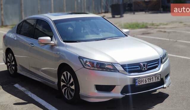 Серый Хонда Аккорд, объемом двигателя 2 л и пробегом 160 тыс. км за 14000 $, фото 2 на Automoto.ua
