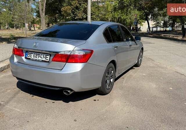 Серый Хонда Аккорд, объемом двигателя 2.4 л и пробегом 221 тыс. км за 9500 $, фото 7 на Automoto.ua