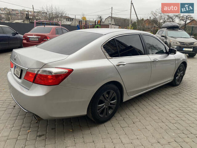 Серый Хонда Аккорд, объемом двигателя 2.36 л и пробегом 205 тыс. км за 12500 $, фото 6 на Automoto.ua