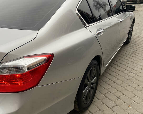 Серый Хонда Аккорд, объемом двигателя 2.36 л и пробегом 205 тыс. км за 12500 $, фото 10 на Automoto.ua