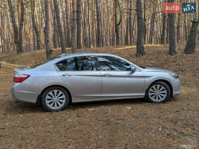 Серый Хонда Аккорд, объемом двигателя 3.47 л и пробегом 223 тыс. км за 17000 $, фото 6 на Automoto.ua
