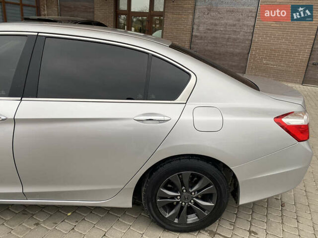 Серый Хонда Аккорд, объемом двигателя 2.36 л и пробегом 205 тыс. км за 12500 $, фото 12 на Automoto.ua