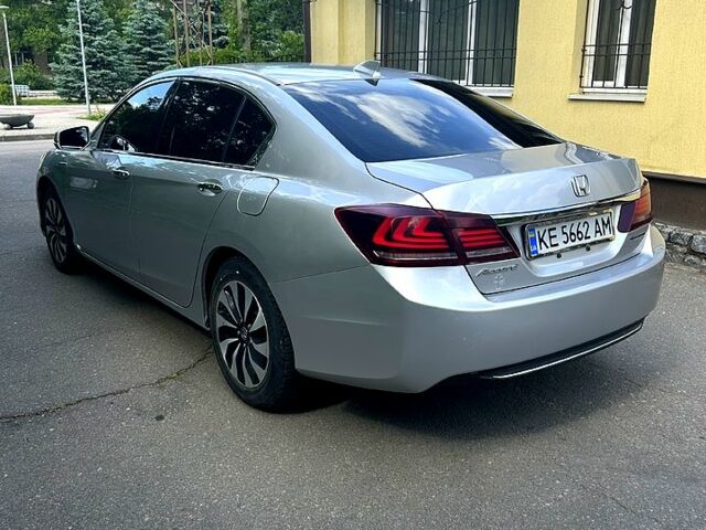 Серый Хонда Аккорд, объемом двигателя 2 л и пробегом 213 тыс. км за 11500 $, фото 1 на Automoto.ua