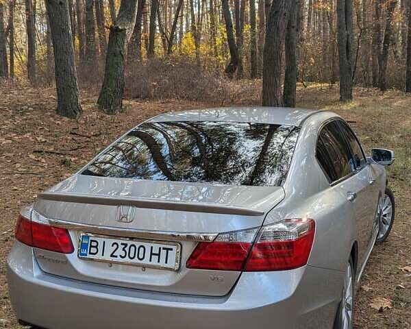 Серый Хонда Аккорд, объемом двигателя 3.47 л и пробегом 223 тыс. км за 17000 $, фото 8 на Automoto.ua