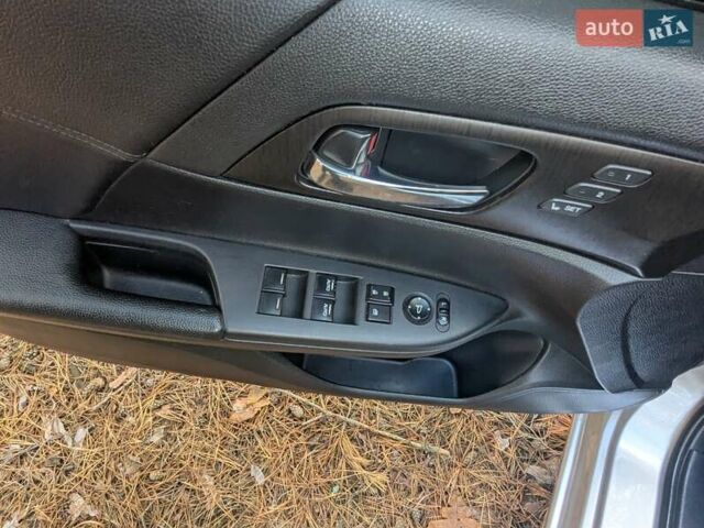 Серый Хонда Аккорд, объемом двигателя 3.47 л и пробегом 223 тыс. км за 17000 $, фото 25 на Automoto.ua