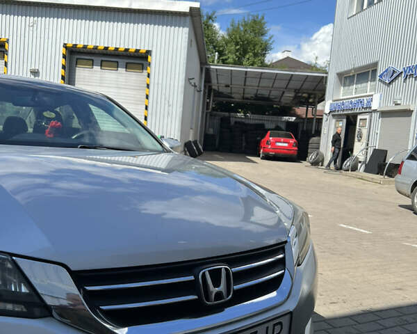 Серый Хонда Аккорд, объемом двигателя 2.36 л и пробегом 260 тыс. км за 8000 $, фото 4 на Automoto.ua