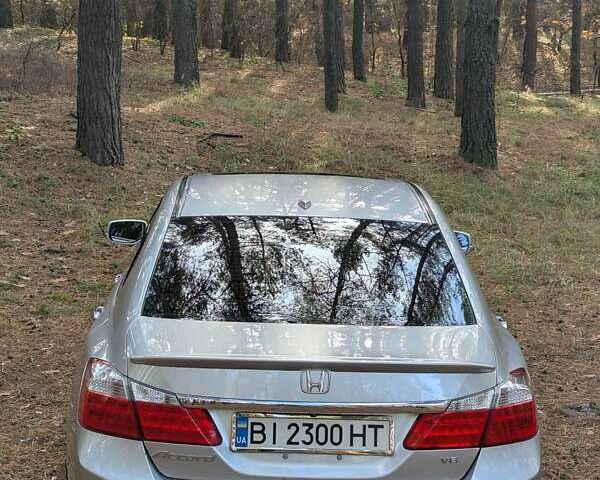 Серый Хонда Аккорд, объемом двигателя 3.47 л и пробегом 223 тыс. км за 17000 $, фото 9 на Automoto.ua