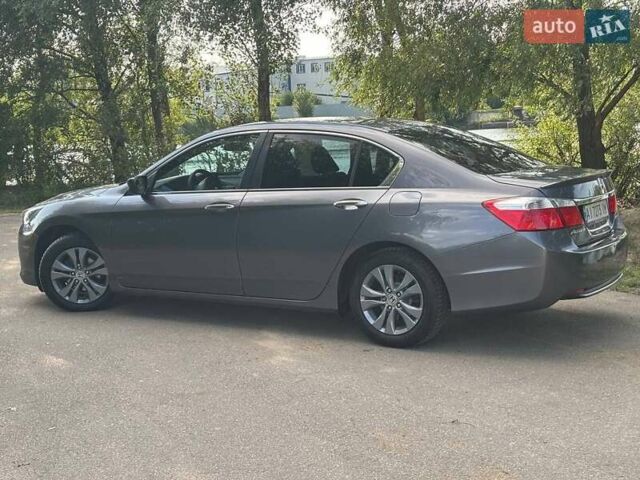 Серый Хонда Аккорд, объемом двигателя 2.36 л и пробегом 150 тыс. км за 11250 $, фото 9 на Automoto.ua