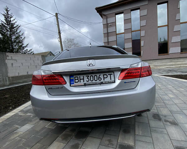 Серый Хонда Аккорд, объемом двигателя 2 л и пробегом 250 тыс. км за 13000 $, фото 4 на Automoto.ua