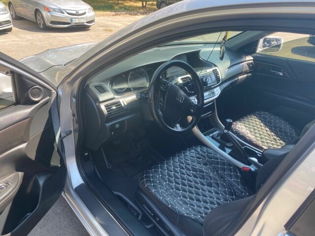 Серый Хонда Аккорд, объемом двигателя 2.4 л и пробегом 179 тыс. км за 11200 $, фото 6 на Automoto.ua