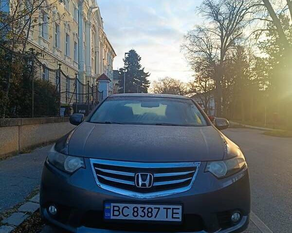 Серый Хонда Аккорд, объемом двигателя 2 л и пробегом 198 тыс. км за 10000 $, фото 2 на Automoto.ua