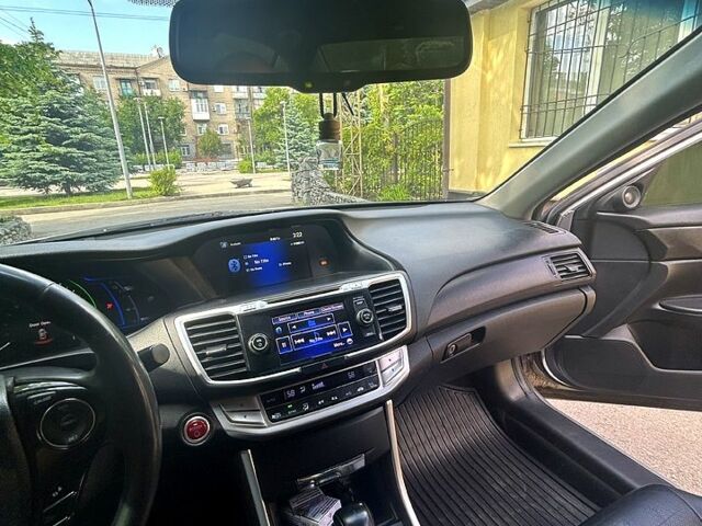 Серый Хонда Аккорд, объемом двигателя 2 л и пробегом 213 тыс. км за 11500 $, фото 3 на Automoto.ua