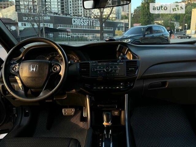 Сірий Хонда Аккорд, об'ємом двигуна 2.35 л та пробігом 164 тис. км за 13000 $, фото 51 на Automoto.ua