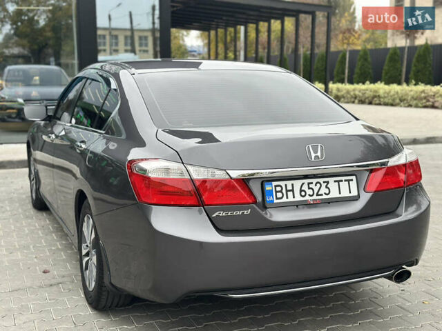 Серый Хонда Аккорд, объемом двигателя 2.35 л и пробегом 125 тыс. км за 10500 $, фото 16 на Automoto.ua