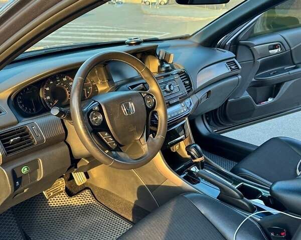 Сірий Хонда Аккорд, об'ємом двигуна 2.35 л та пробігом 164 тис. км за 13000 $, фото 74 на Automoto.ua