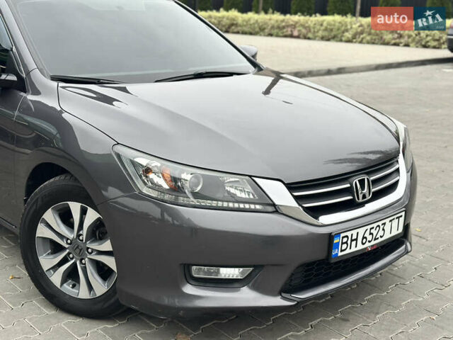 Серый Хонда Аккорд, объемом двигателя 2.35 л и пробегом 125 тыс. км за 10500 $, фото 9 на Automoto.ua