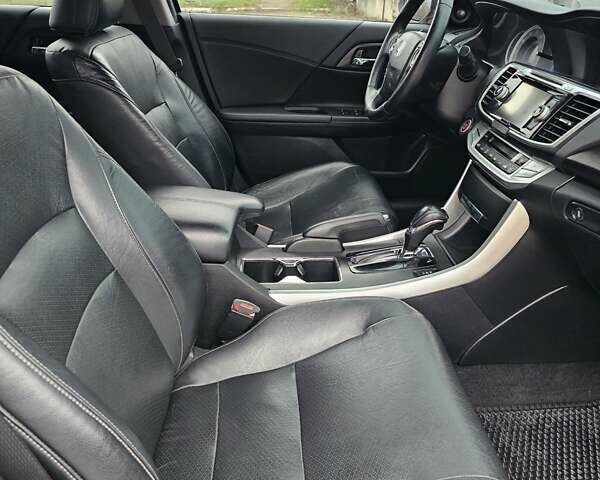 Сірий Хонда Аккорд, об'ємом двигуна 2.4 л та пробігом 171 тис. км за 11500 $, фото 25 на Automoto.ua