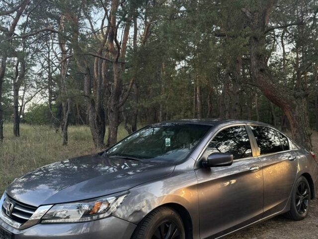 Серый Хонда Аккорд, объемом двигателя 2.4 л и пробегом 130 тыс. км за 9200 $, фото 1 на Automoto.ua